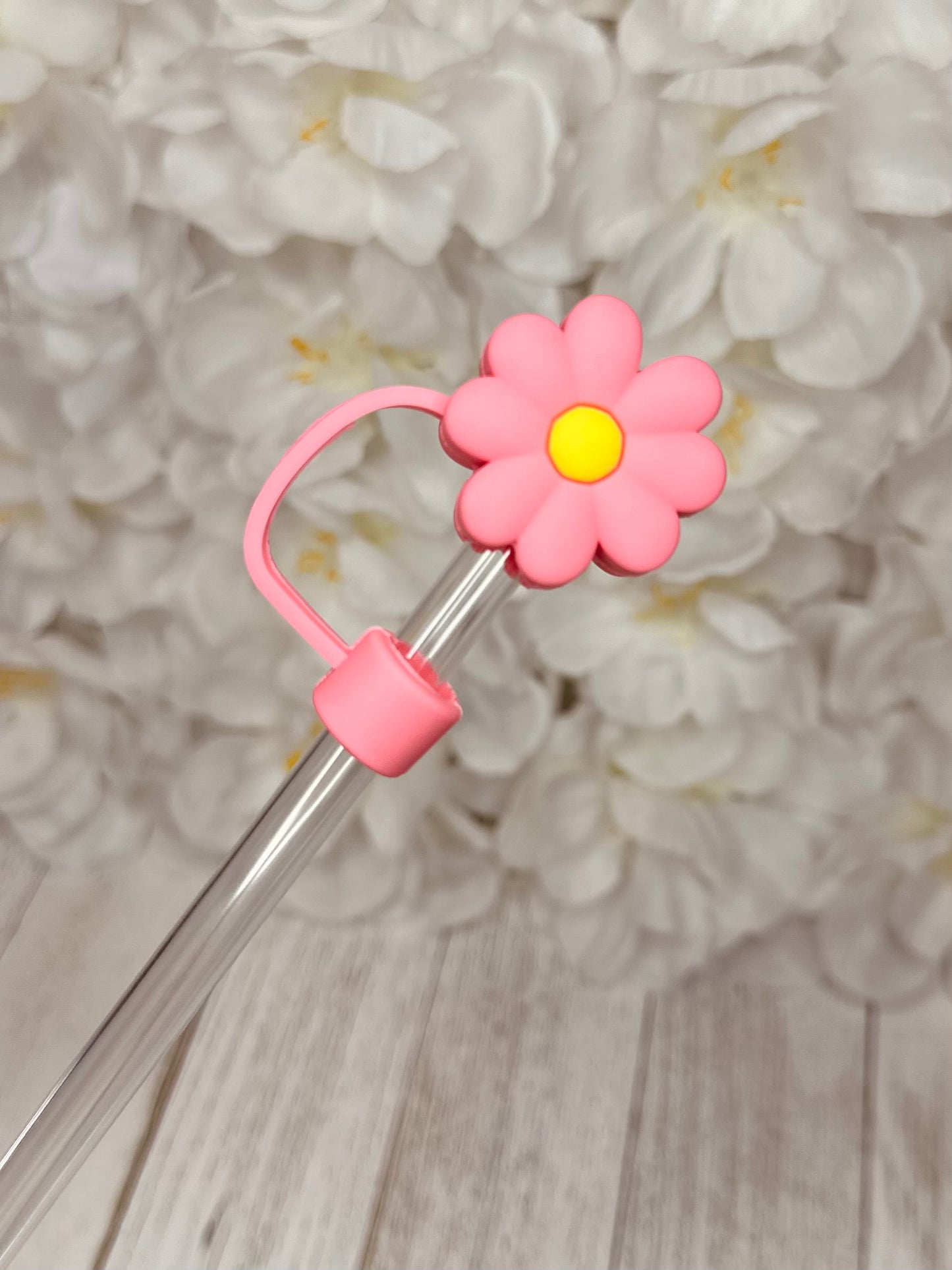 Pink Daisy with Yellow Center straw cover