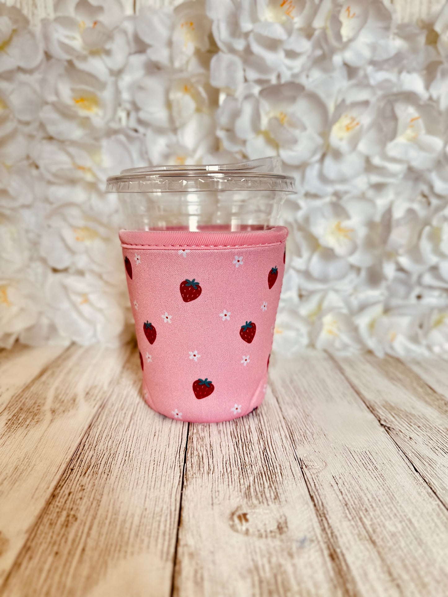 Strawberries & Daisies Small drink sleeve