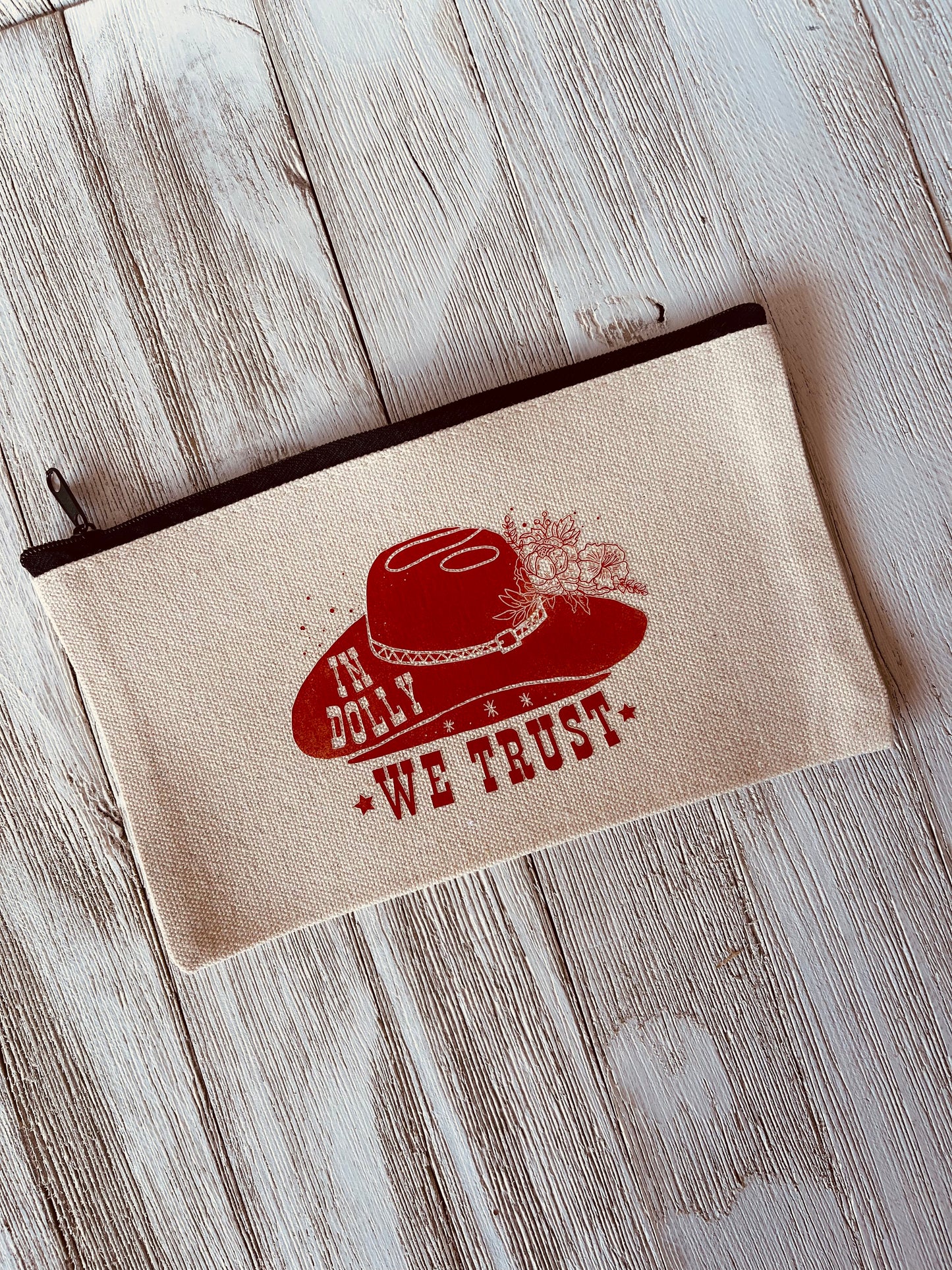 In Dolly We Trust pouch bag
